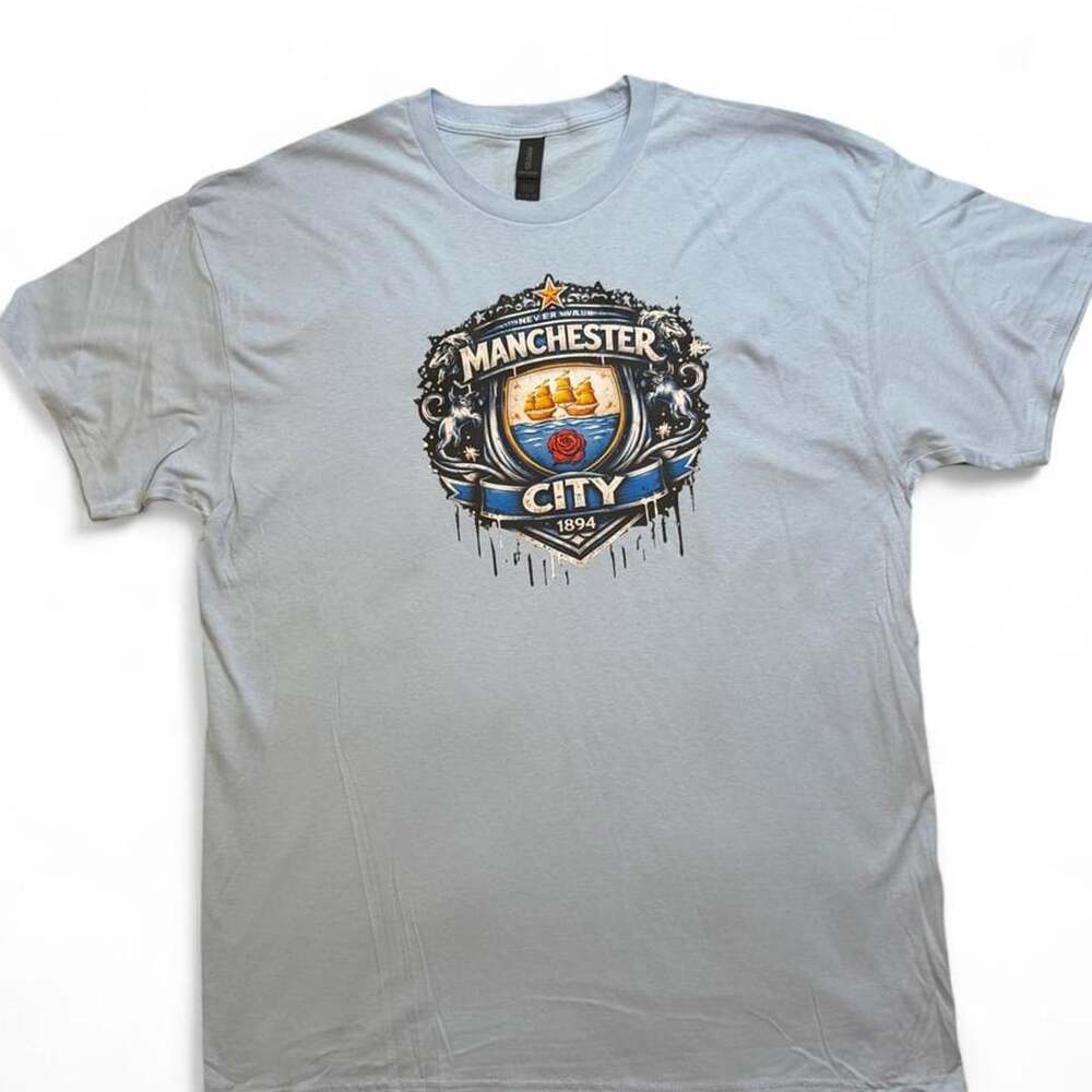 Gildan Manchester City FC Crest Graphic T-Shirt Light Blue XL
